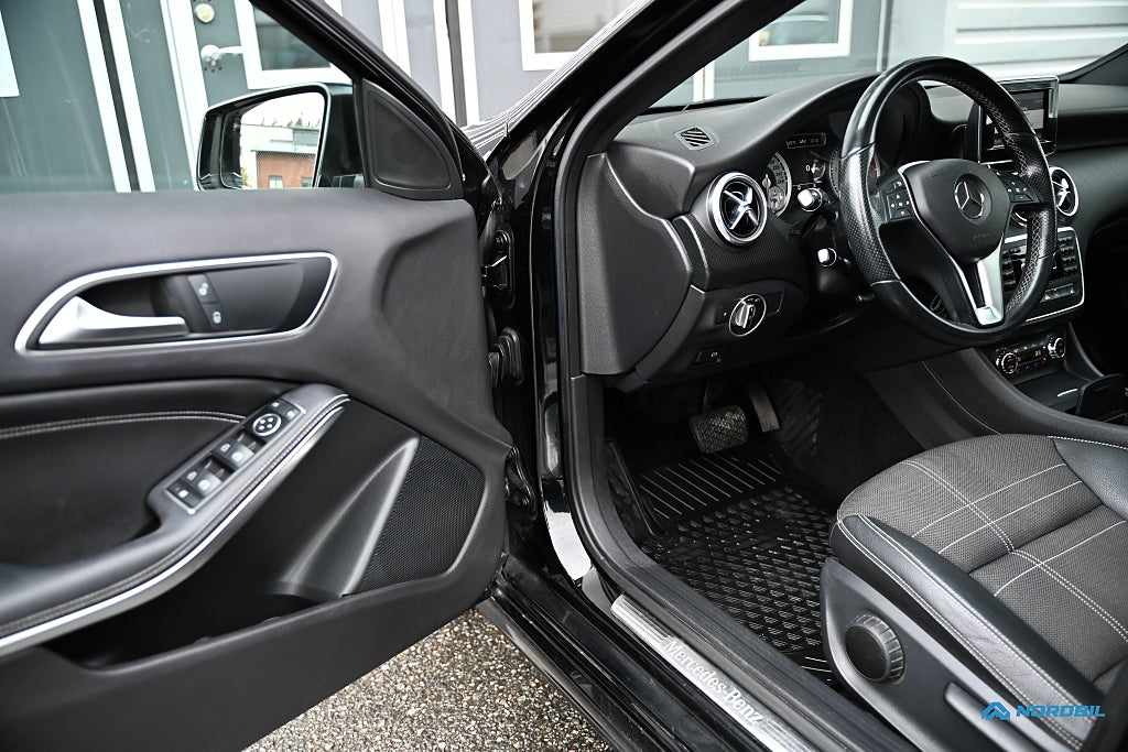 Mercedes-Benz A180