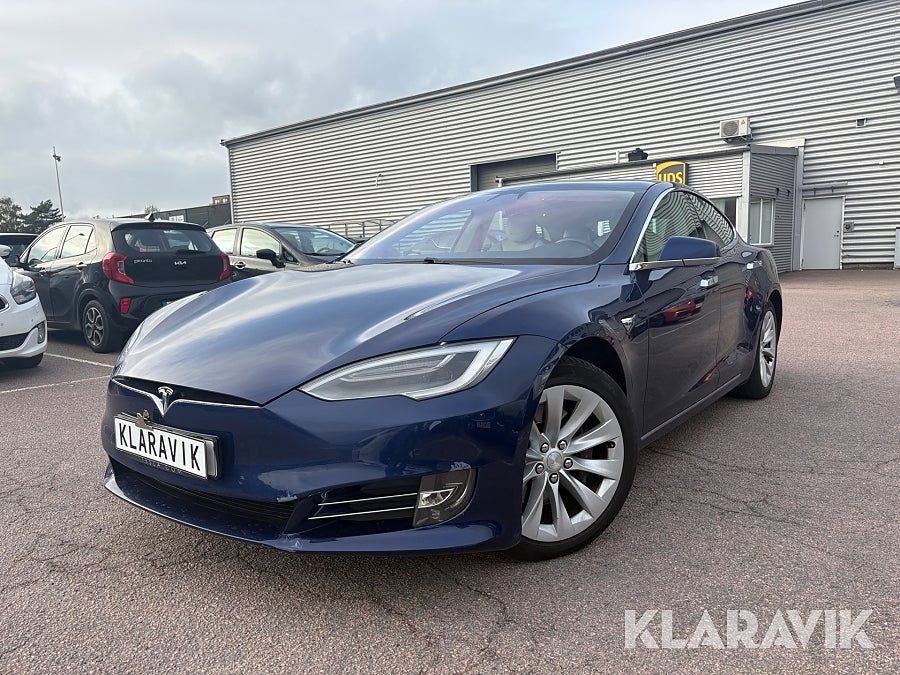 Tesla Model S 