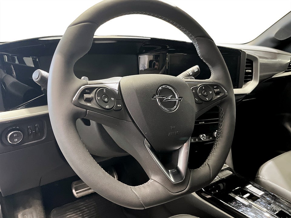 Bild på Opel Mokka Ultimate 1.2 Turbo 130 Aut B-KAMERA CARPLAY