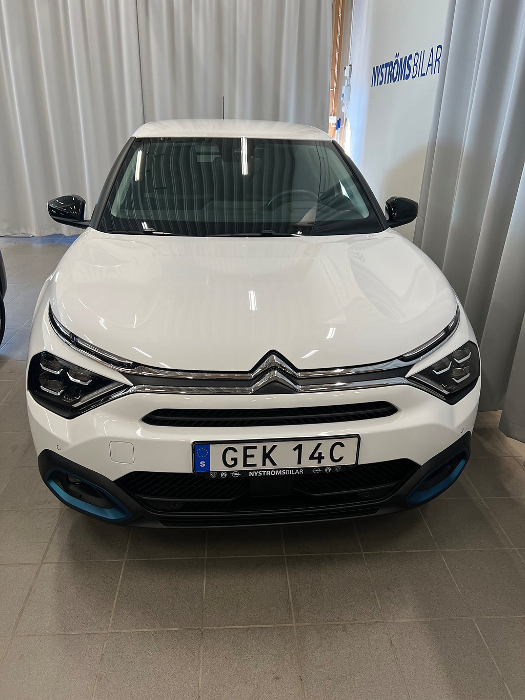 Citroën e-C4 C4 Shine Electric 136 hk 50Kwh Nybilsgaranti thumbnail