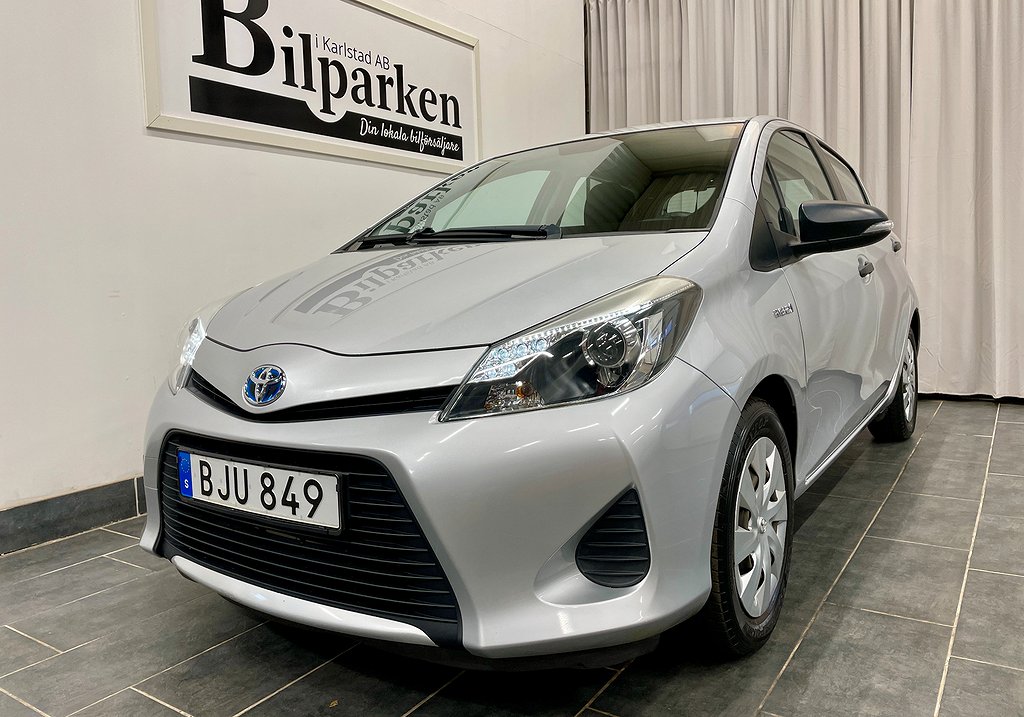 Toyota Yaris Hybrid e-CVT Life Euro 5 101hk / LÅGMIL