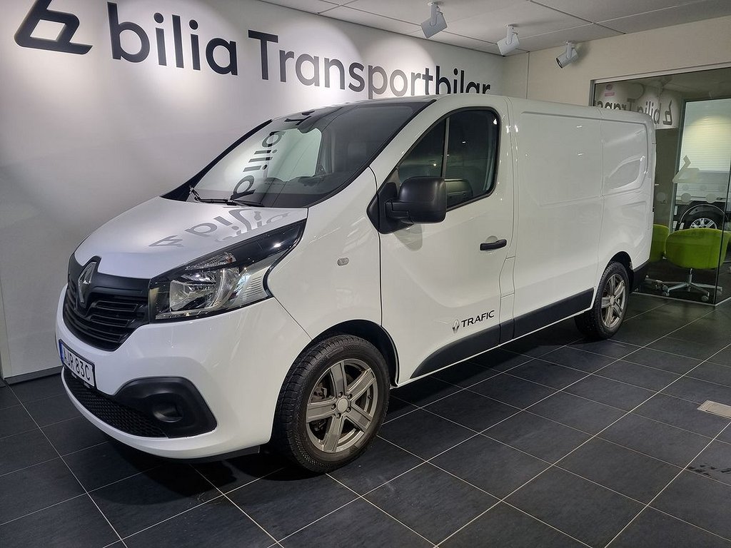 Renault trafic Skåpbil L1H1 125hk 4800 mil Drag Värmare Moms