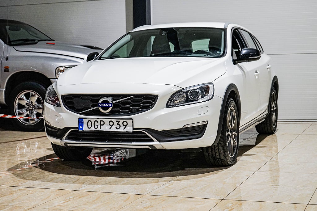 Volvo V60 Cross Country D3 Geartronic Summum Dragkrok Skinn 