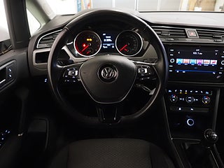 Minibuss Volkswagen Touran 9 av 20