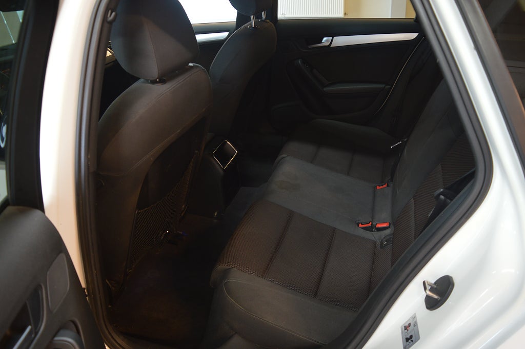 Audi A4 2011 - miniatyr 15