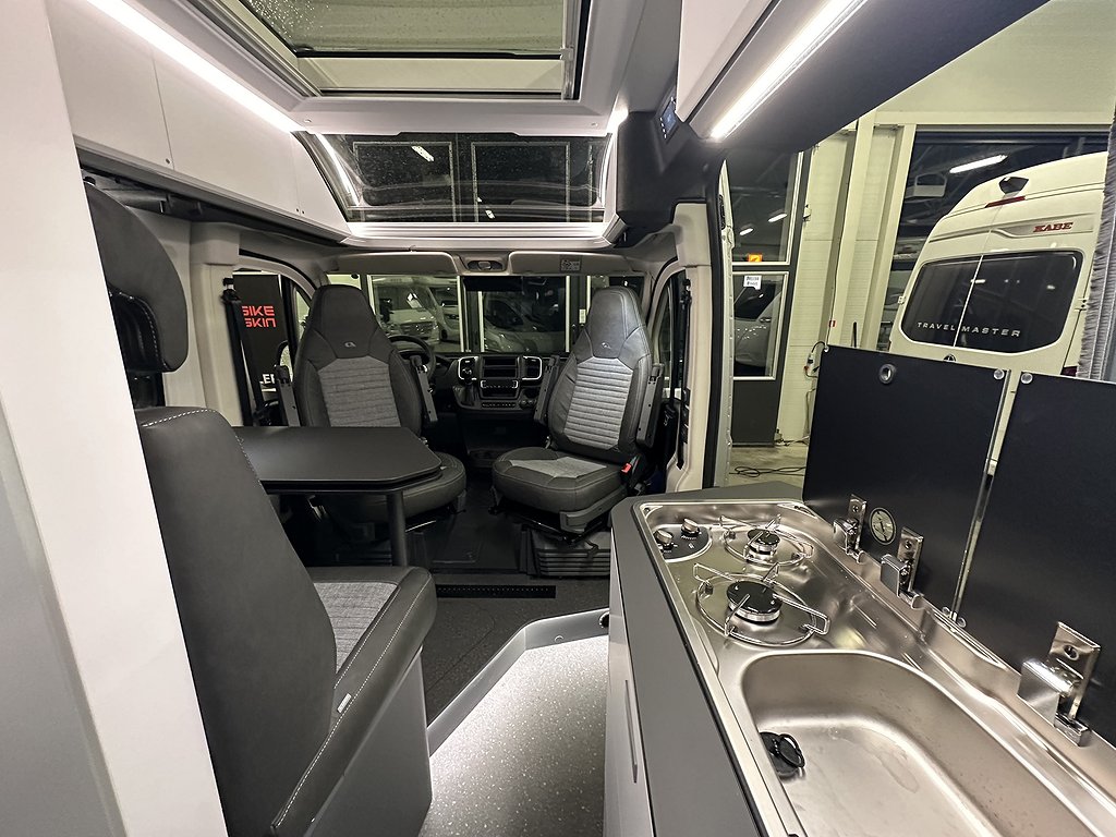 Adria TWIN SUPREME 600 SPB / Aut / Dieselpanna / <6 meter - Adria