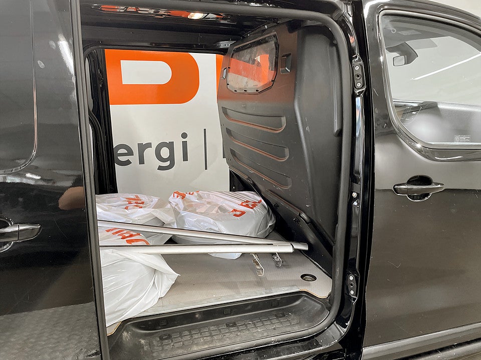 Bild på Peugeot Expert PRO+ North Pack 2.0 BHDi 120hk Aut L2 B-KAMERA CARPLAY