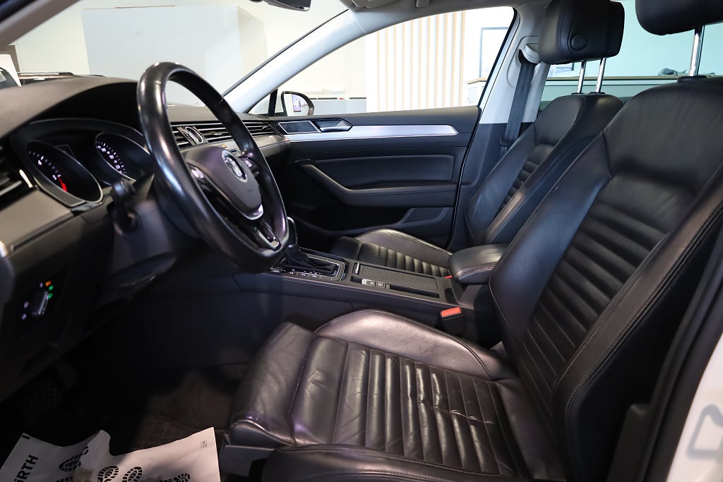 Volkswagen Passat Sportscombi 2.0 TDI AUT 4M Pano Drag Värmare Kamera 2016