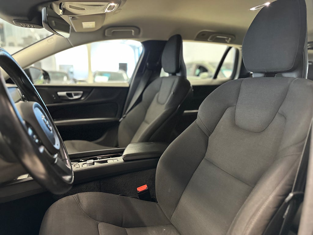 Volvo V60 Cross Country D4 AWD Momentum/Drag/Nav/Rattväme/D-Värmare