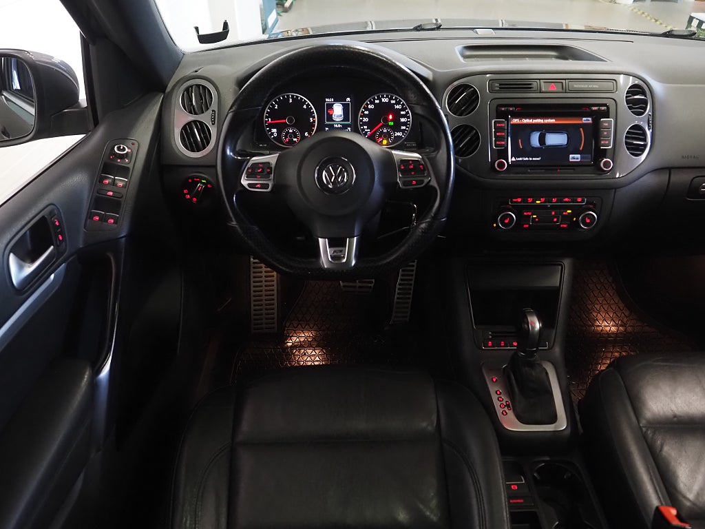Volkswagen Tiguan TDI 177hk  4M R-Line | Pano | D-värm | Drag | Kamera | 2015