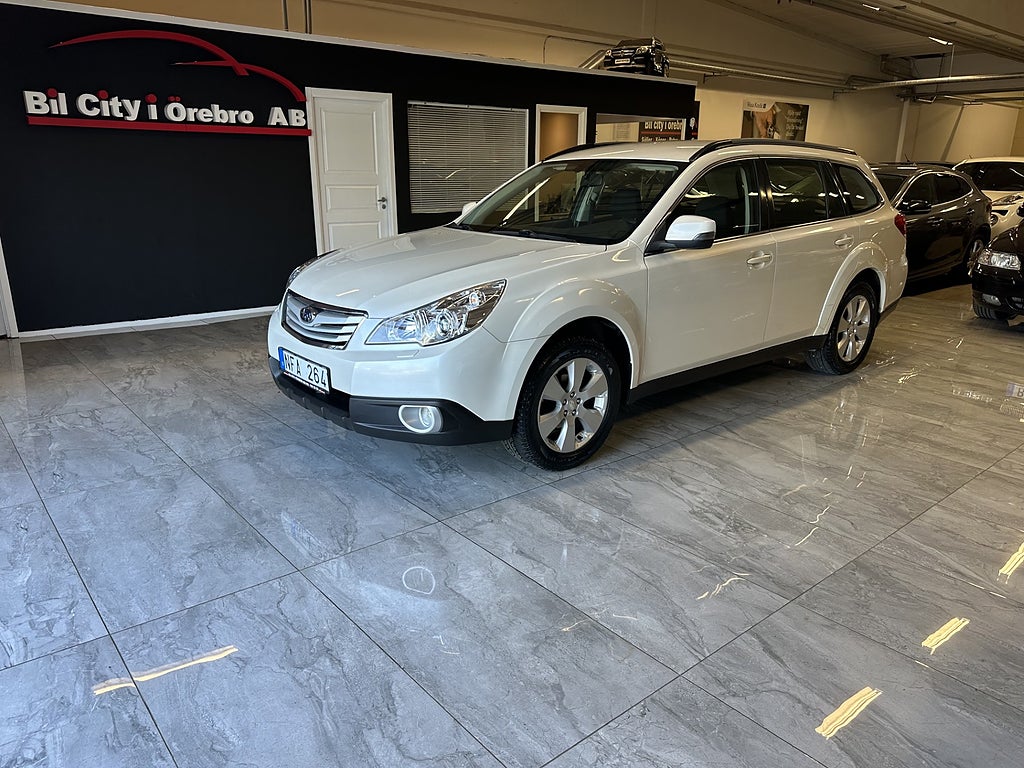 Subaru Outback 2.5 4WD Lineartronic Business 2-Ägare / Drag / Nyservad