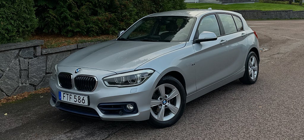 BMW 118d 5-dörrars Sport line Värmare P-Sensorer 