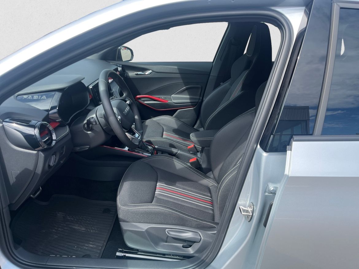 Skoda Fabia 2025, photo 7/49