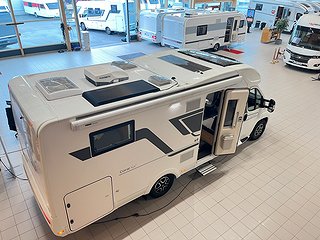 Husbil-halvintegrerad Adria CORAL PLUS 670 DC 7 av 28