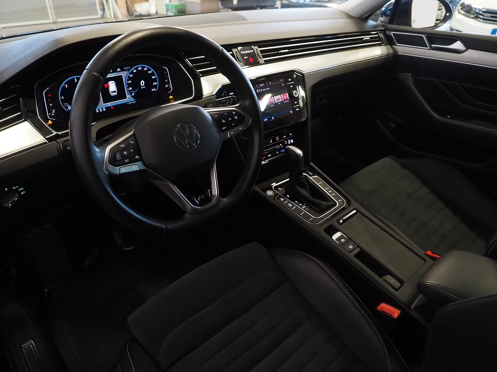 Volkswagen Passat TDI 200hk 4M R-Line |Drag|D-värm|Cockpit| 2022