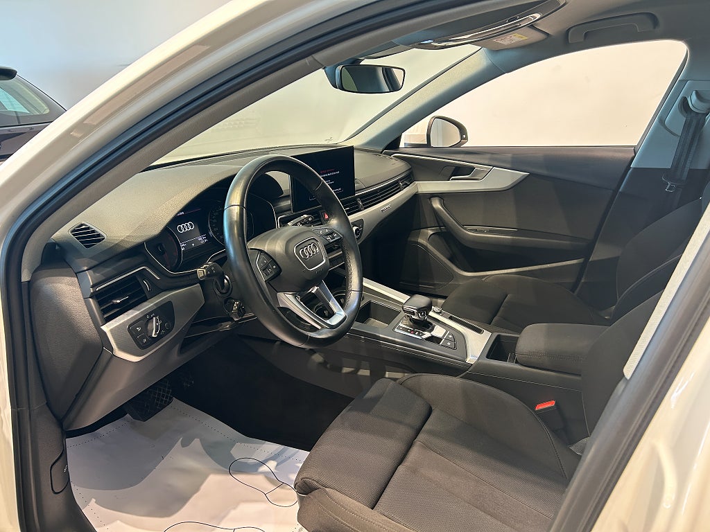 Audi A4 2022 - miniatyr 5