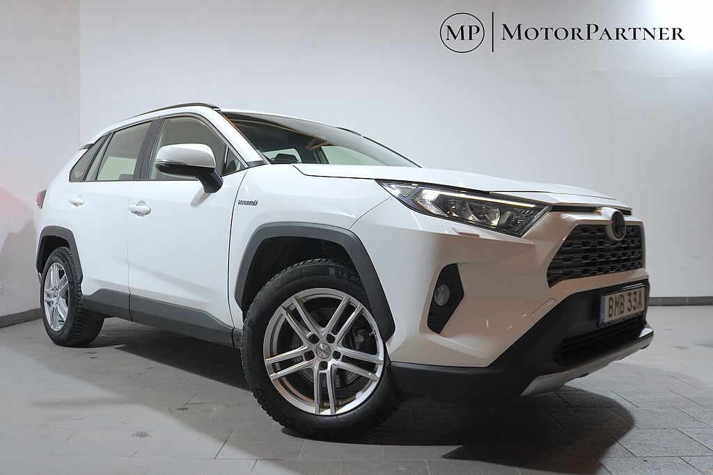 Toyota RAV4 Hybrid AWD-i E-CVT Active Kamera Drag Värmare 222hk 3,95%