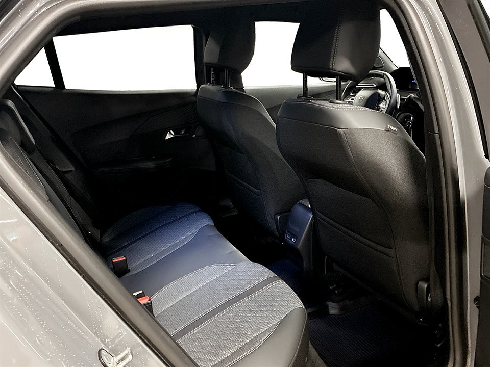Bild på Peugeot 2008 Allure 1.2 PT 130hk Aut B-KAMERA CARPLAY