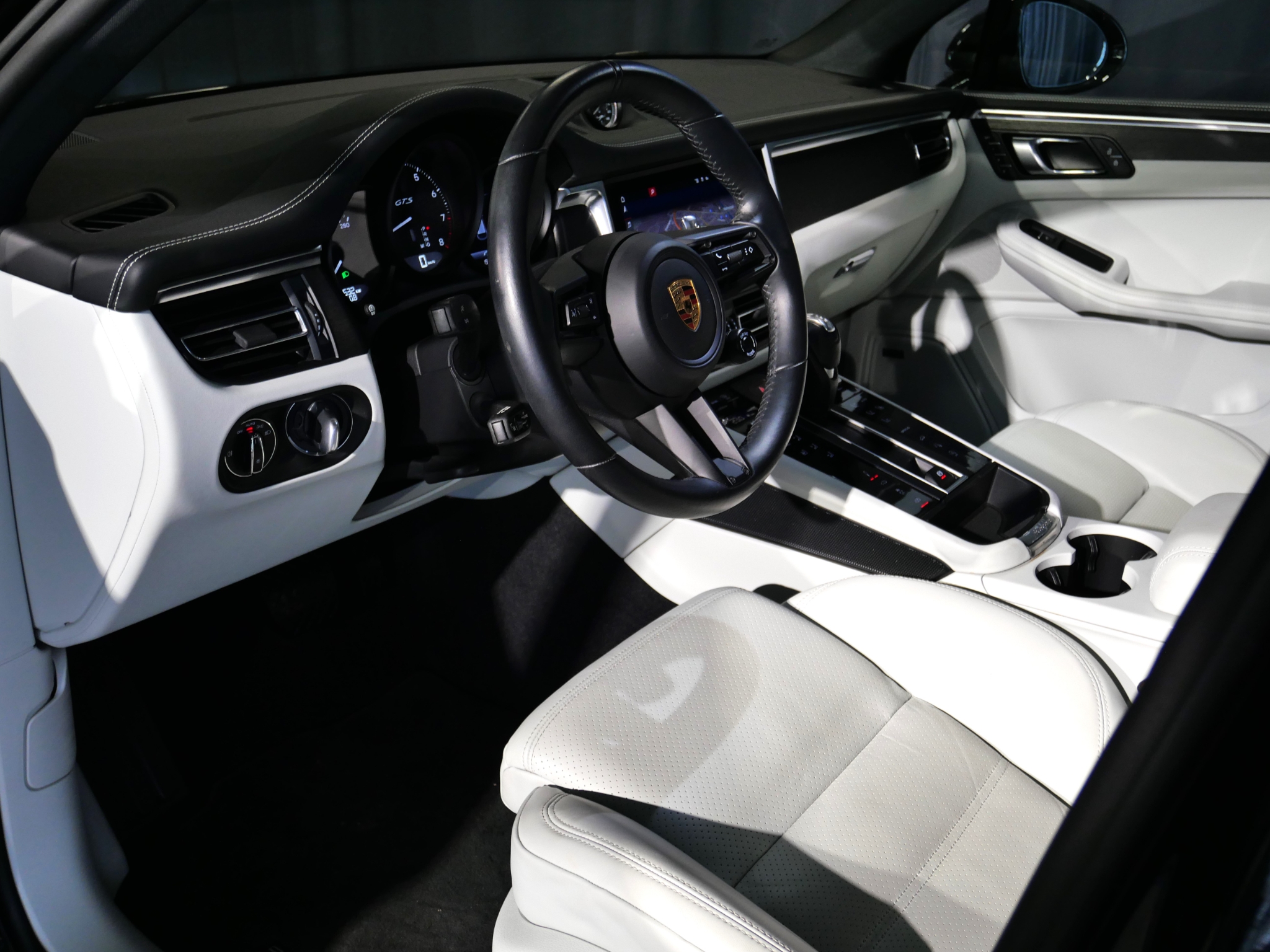 Porsche Macan 2023, photo 7/63