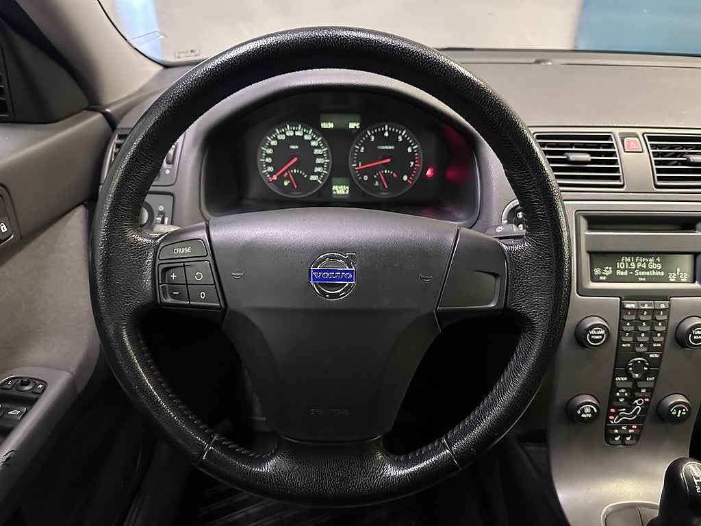Volvo S40 1.6 | Dragkrok | P-sensor | Nybesiktad | S+V |