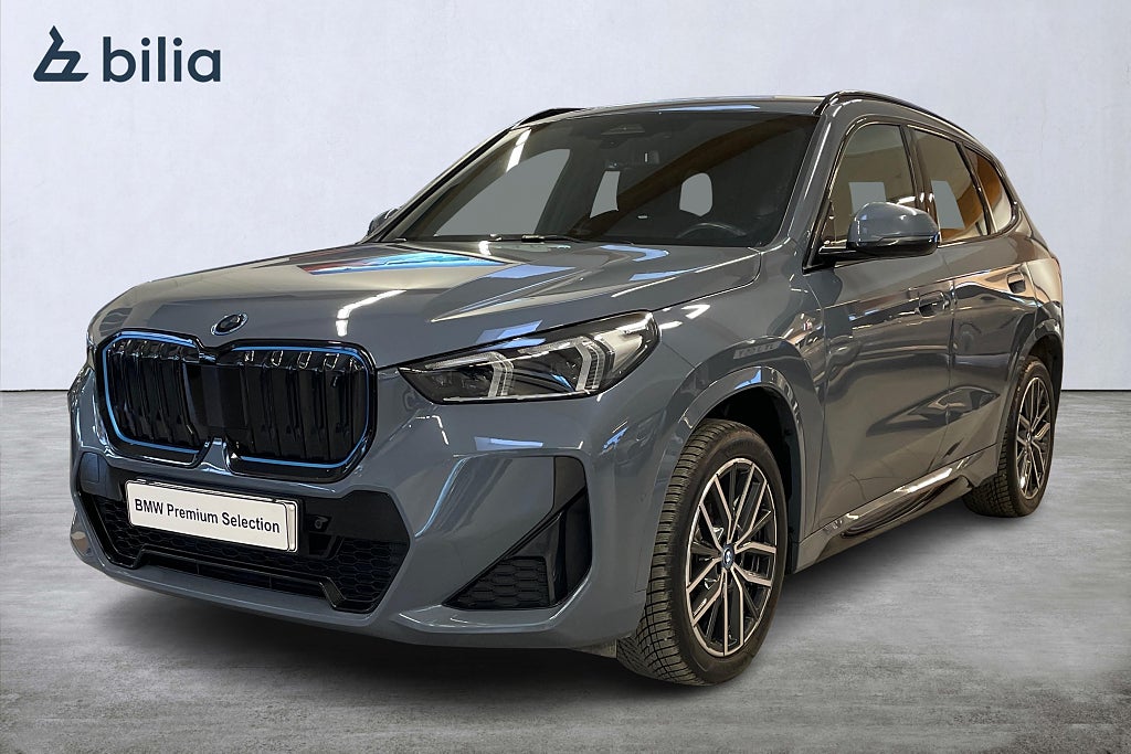 BMW iX1 xDrive30 M Sport Premium  Adaptiva LED Komfortöppning