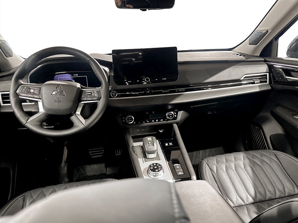 Bild på Mitsubishi Outlander Instyle PHEV 306hk Aut 4WD B-KAMERA DRAG