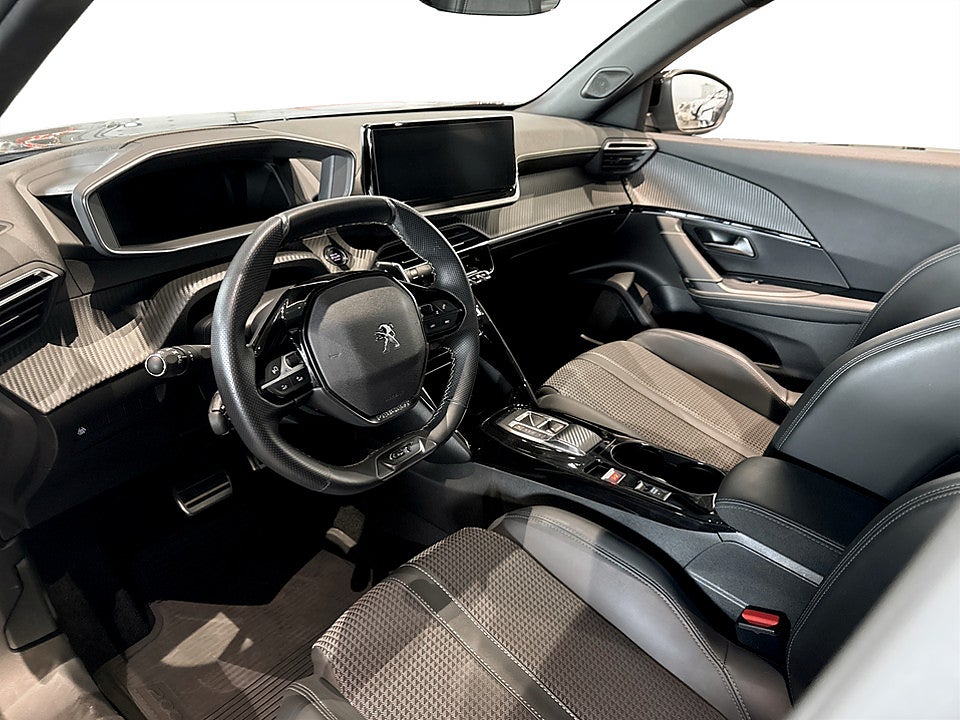 Bild på Peugeot 2008 GT 1.2 PT 130hk Aut B-KAMERA CARPLAY