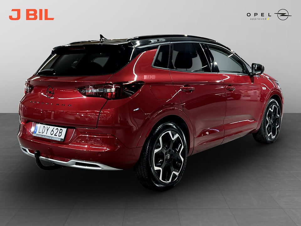 Bild på Opel Grandland Ultimate PHEV 300hk AUt AWD - B-KAMERA,DRAG