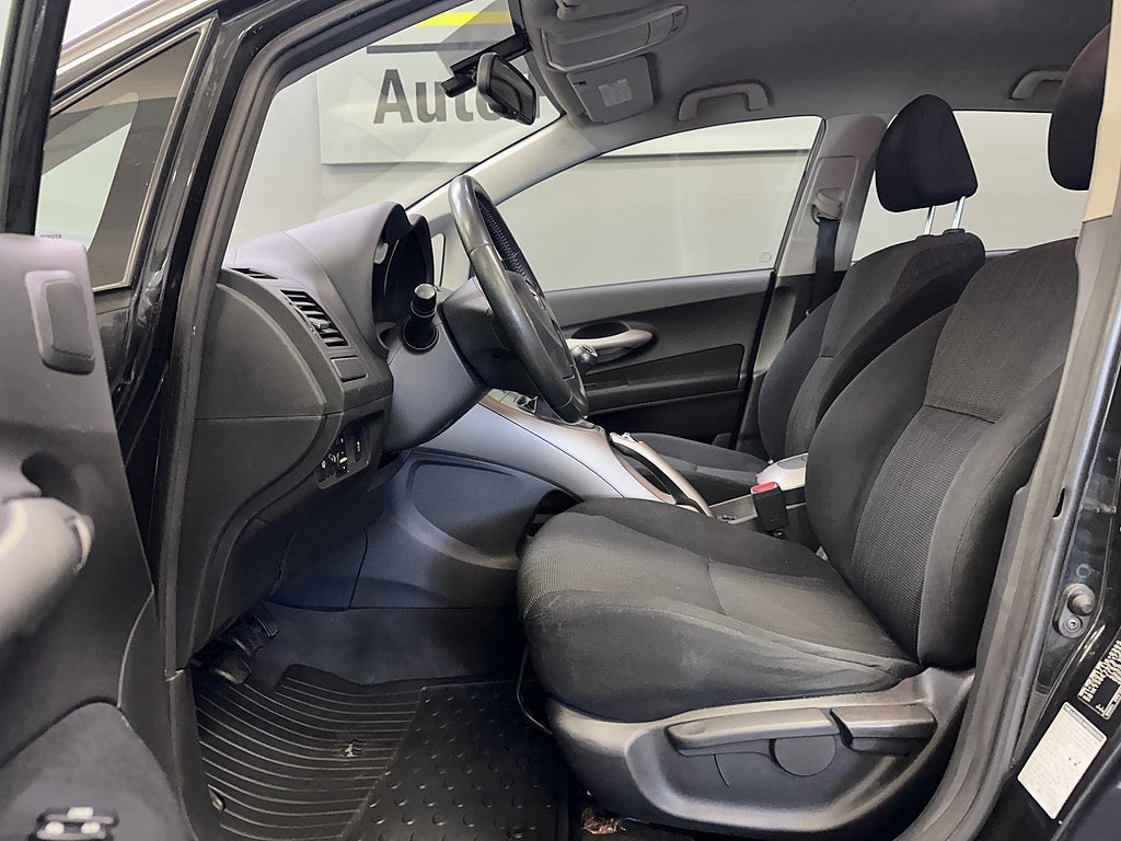 Toyota Auris 5-dörrar 1.6 Dual VVT-i Nybesiktad | Nyckelfri | S+V