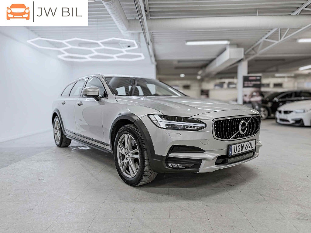 Volvo V90 Cross Country D4 AWD Värmare Navi B-Kamera LED VoC