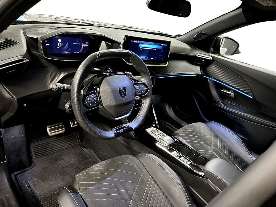 Bild på Peugeot 2008 GT 1.2 PT 130hk Aut B-KAMERA CARPLAY