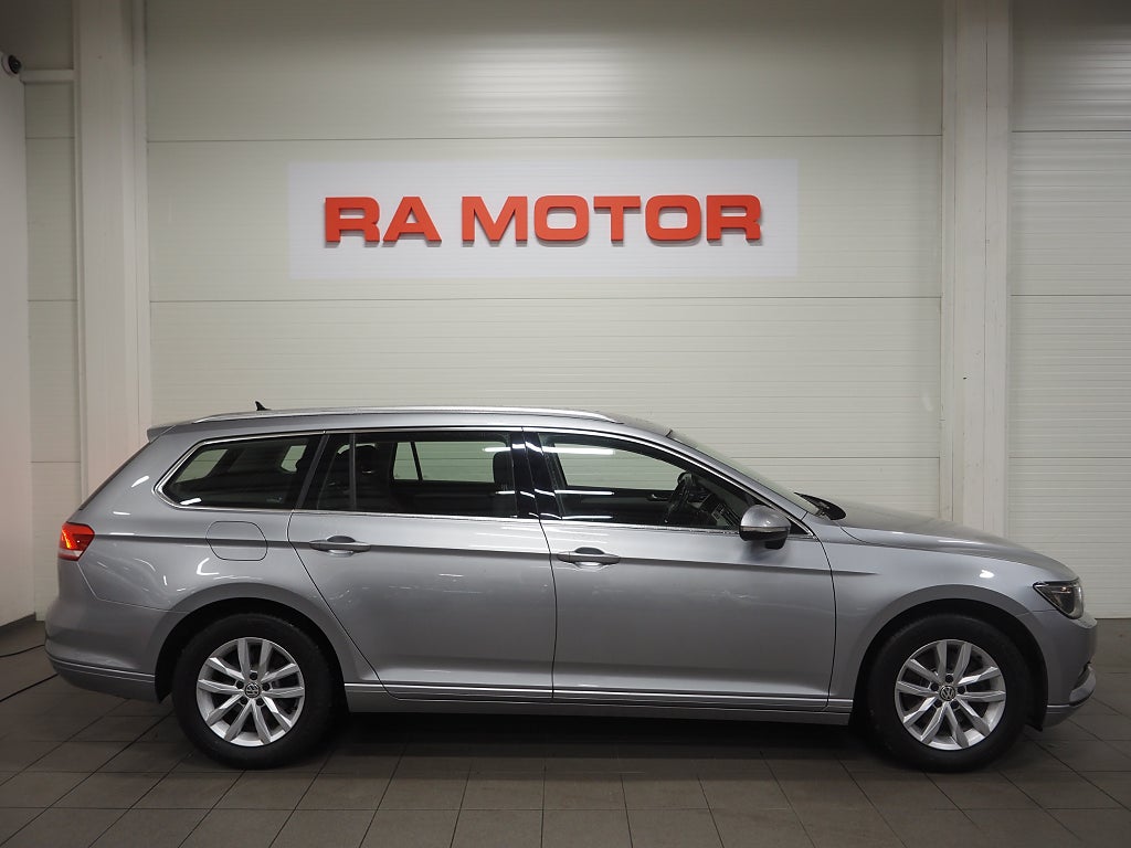 Volkswagen Passat SC 1.5 TSI 150hk Cockpit P-Sensorer 2019