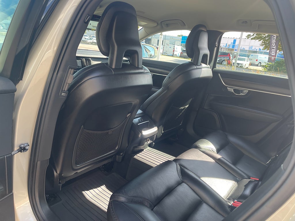 Volvo V90 Cross Country D4 AWD Pro 190 hk Välutrustad