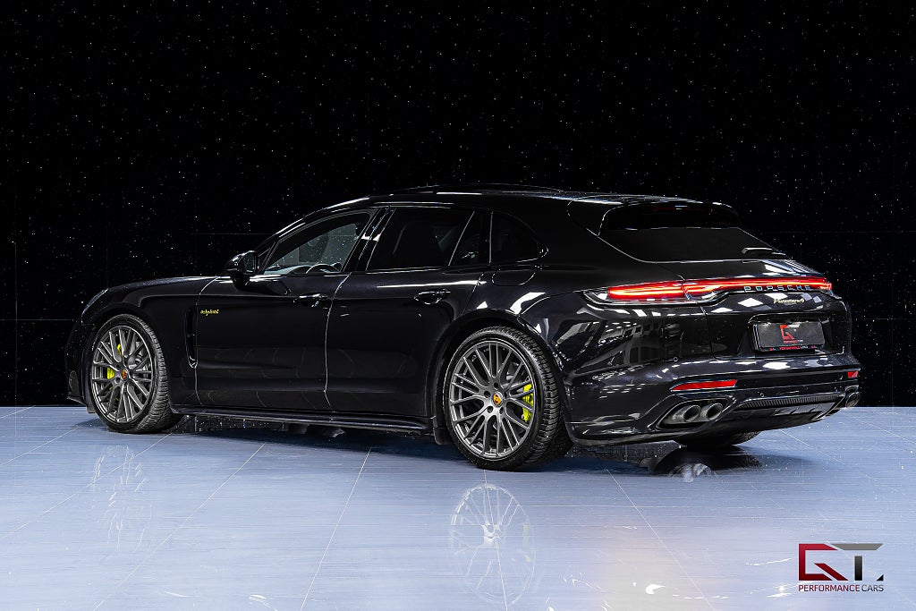 Porsche Panamera 4 E-Hyb ST PLATINUM MOMS 21" Pano 18vägs BOSE SoftClose