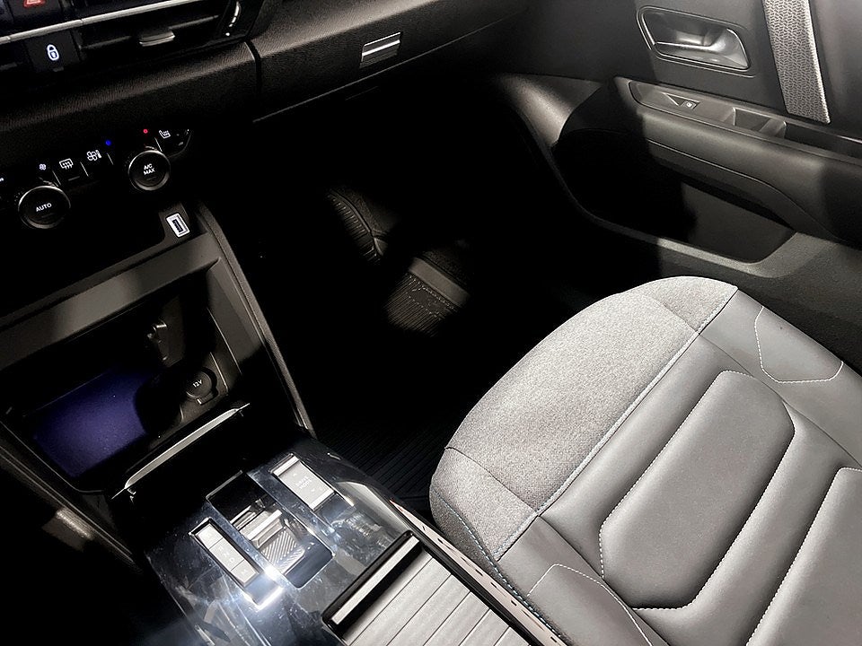 Bild på Citroën C4 X Shine 1.2 PT 130hk Aut - B-KAMERA, RATTVÄRME