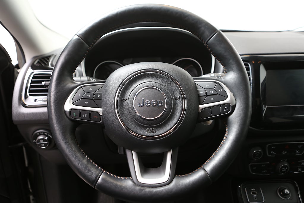 Jeep Compass 1,4 140hk Limited Backkamera 2018