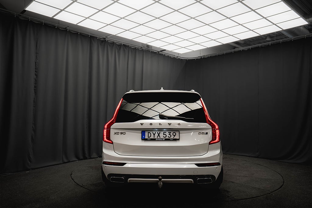 Volvo XC90 D5 AWD R-Design 7-SITS PANO LUFTFJ B&W DRAG HUD 360