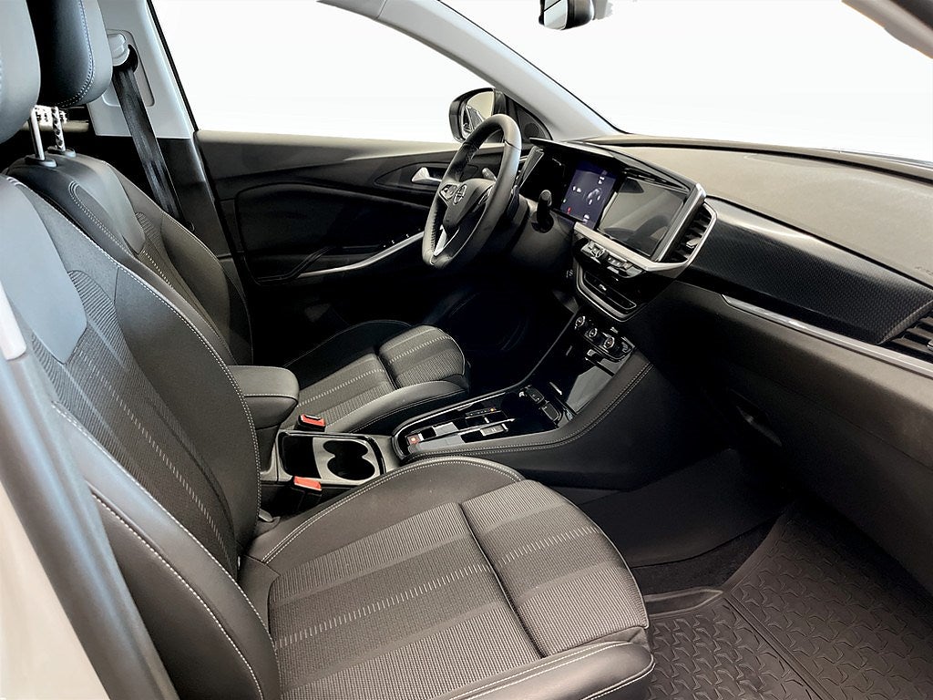 Bild på Opel Grandland GS 1.2 PT 130hk Aut - B-KAMERA, CARPLAY
