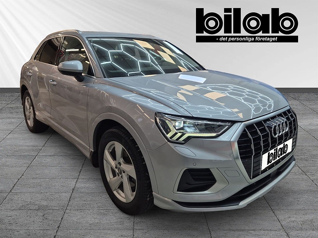 Audi Q3 35TFSI 150hk Rattvärme, drag, värmare, backkamera