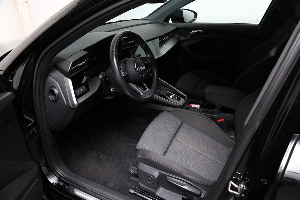 Audi A3 Sportback 35 TFSI S Tronic 150hk Cockpit CarPlay