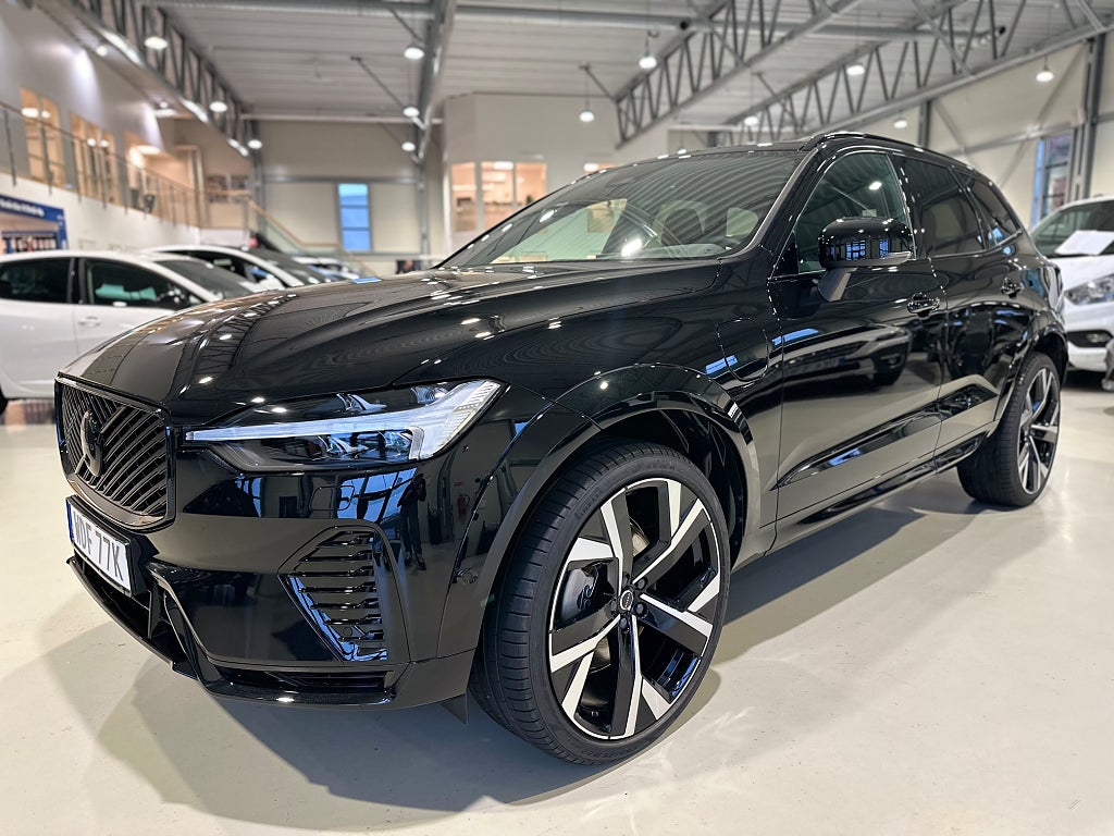 Volvo XC60 T6 Plug-In Hybrid AWD Plus Black Edition H/K 22" Drag  