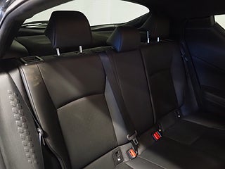 SUV Toyota C-HR 12 av 24