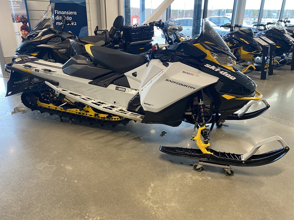 Ski-Doo Backcountry STD 600 E-TEC MOMSAD