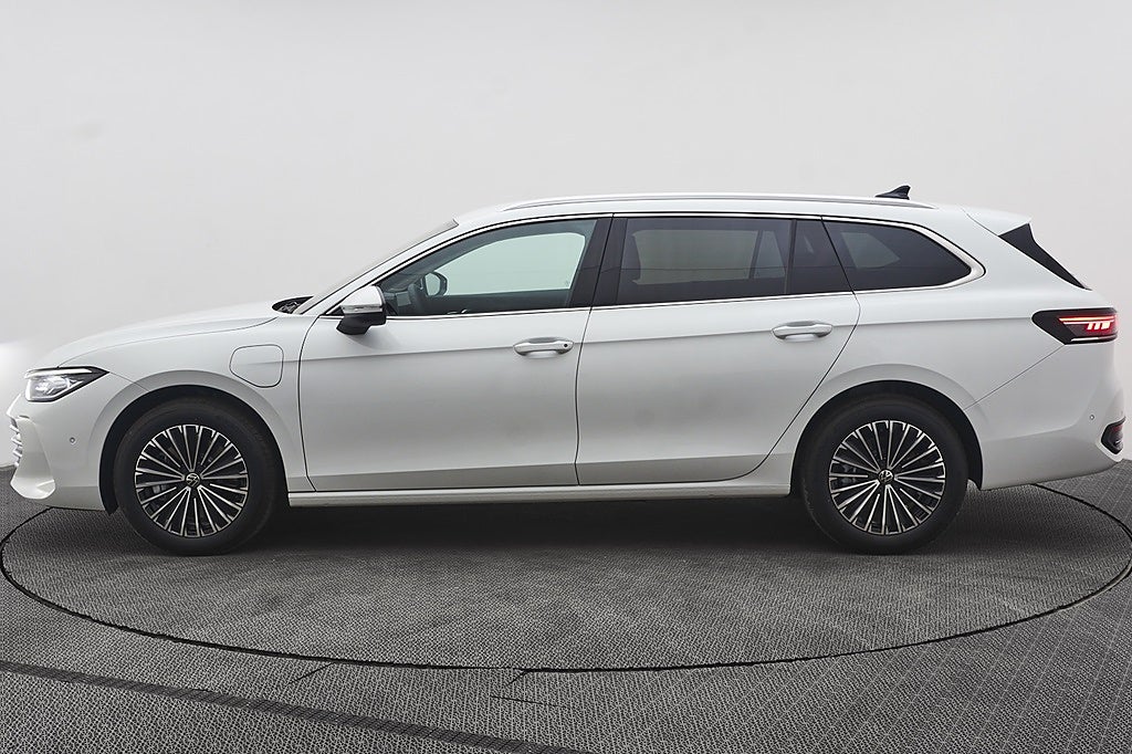 Volkswagen Passat eHYBRID 272 DSG6 elegance