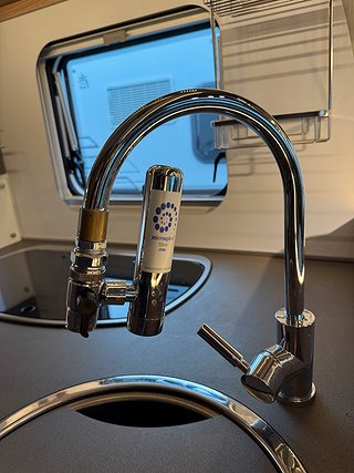 Husbil-halvintegrerad Bürstner Lyseo 744 TD 150HK AUT 9 av 25
