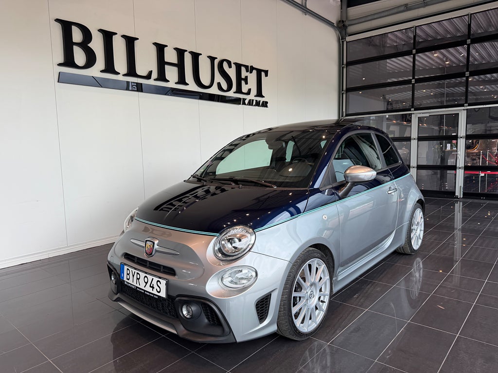 Abarth 695 1.4 T-JET 16V Glastak 180Hk