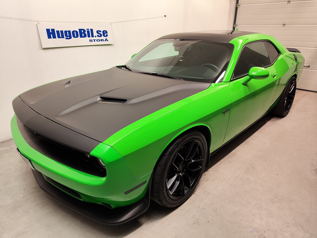 Dodge Challenger 5.7 V8 HEMI TorqueFlite 381hk