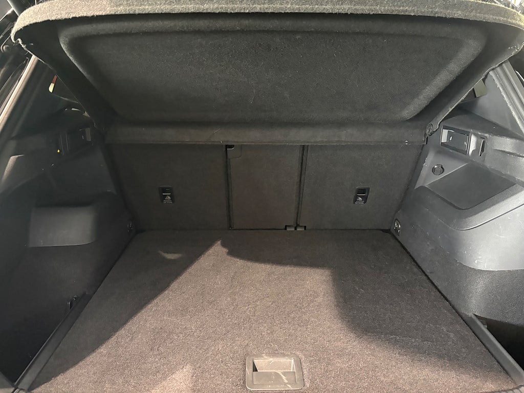 Volkswagen Tiguan 2.0 TDI R-line 4Motion Värmare Läder - bild 14