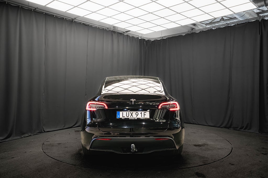 Tesla Model Y Long Range AWD DRAG 20'' ACC-BOST PANORAMA 1-ÄGARE MOMS