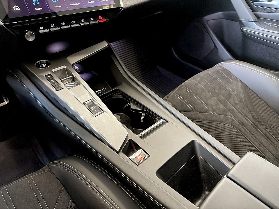Bild på Peugeot E-308 5D GT 54kWh 156hk Aut B-KAMERA CARPLAY